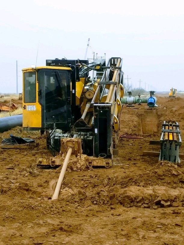 REDD Trenchless directional drilling crew and equipment on a boring project